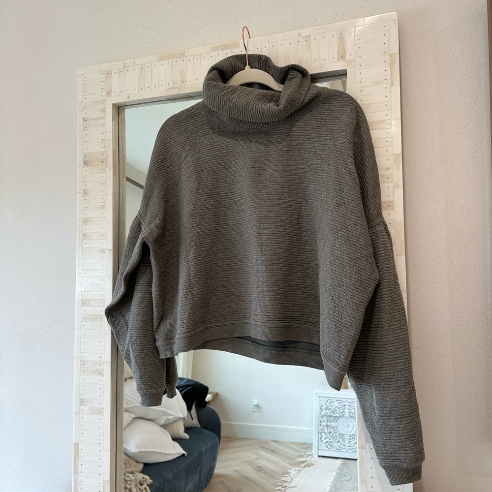Lululemon sweatshirt grey sage